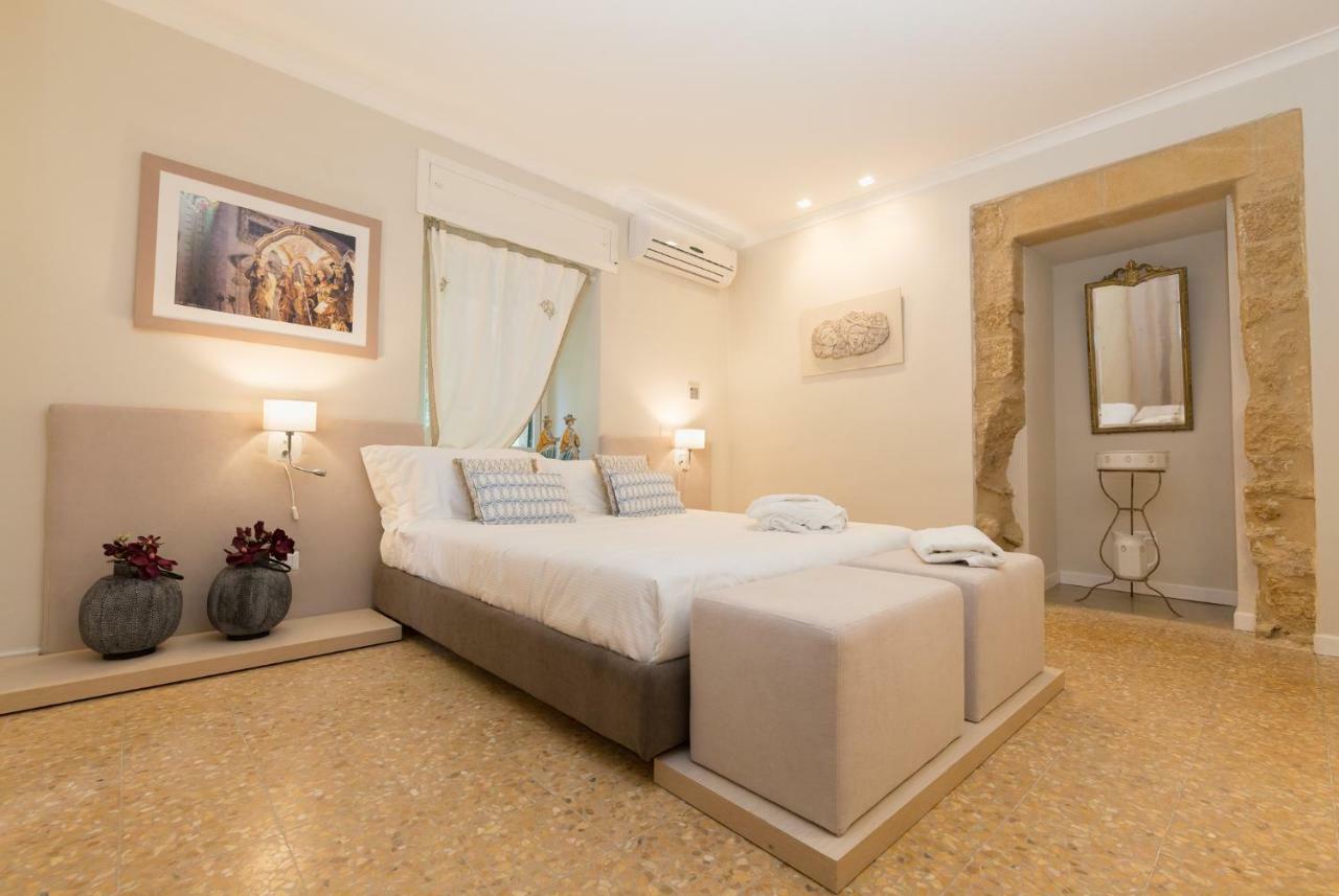 Palazzo Taranto Luxury Rooms Caltagirone Buitenkant foto