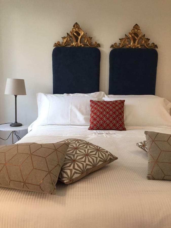 Palazzo Taranto Luxury Rooms Caltagirone Buitenkant foto