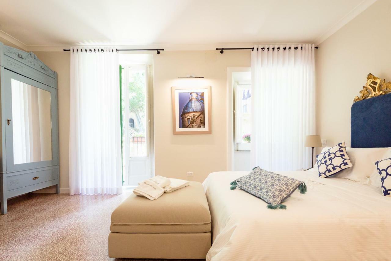 Palazzo Taranto Luxury Rooms Caltagirone Buitenkant foto